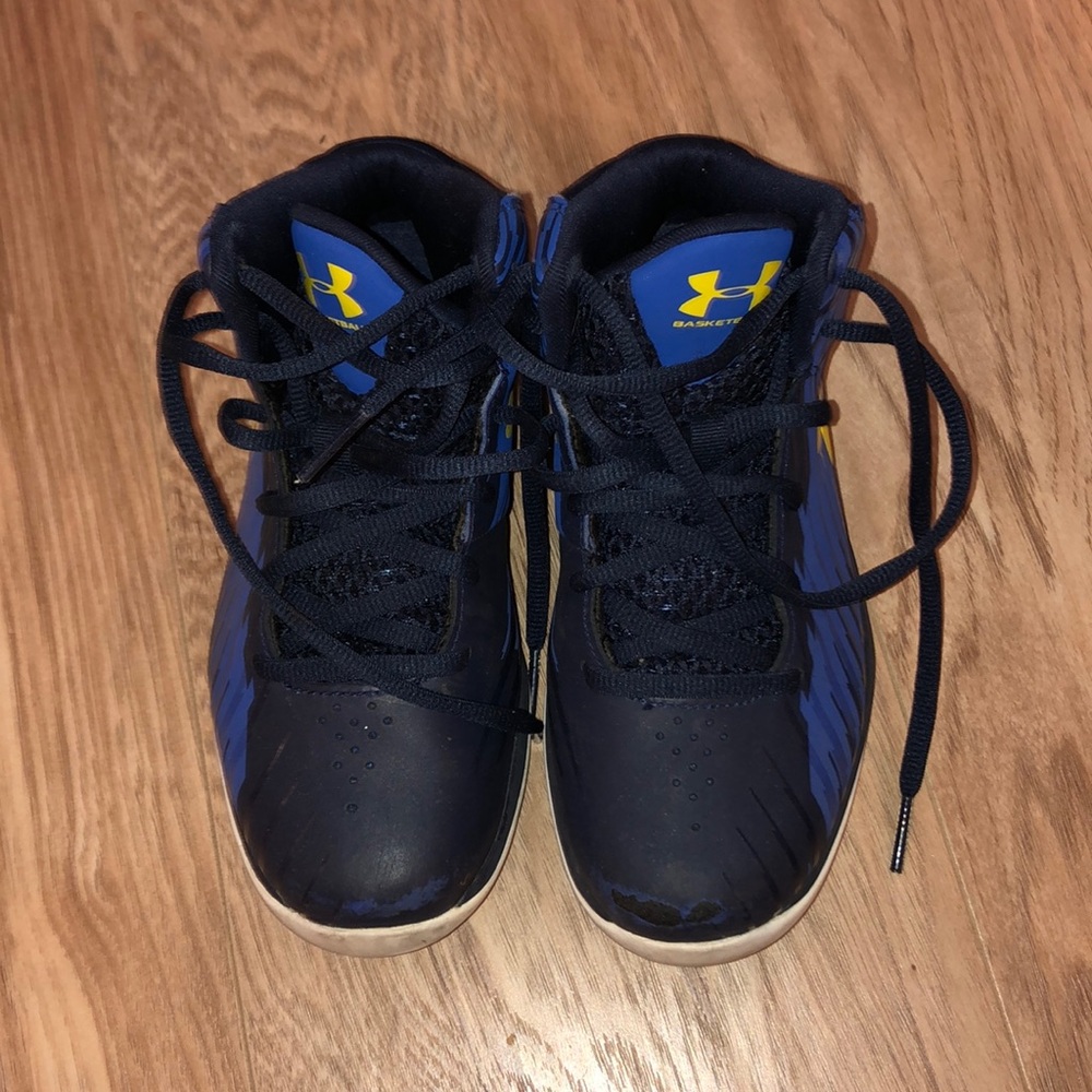 Under Armour Basketball shoes